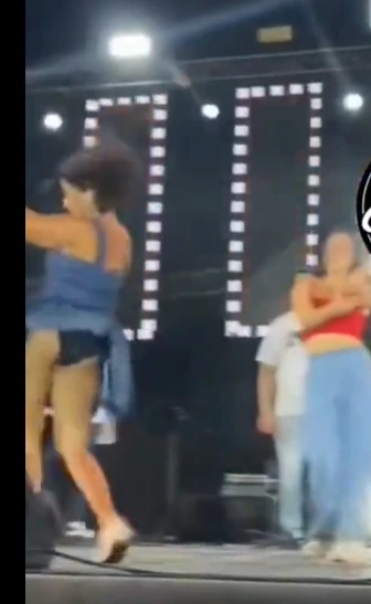 فضيحة روبي ظهور الاندر على المسرح